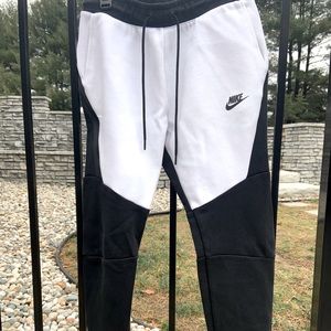 Men’s Nike Tech Fleece Joggers